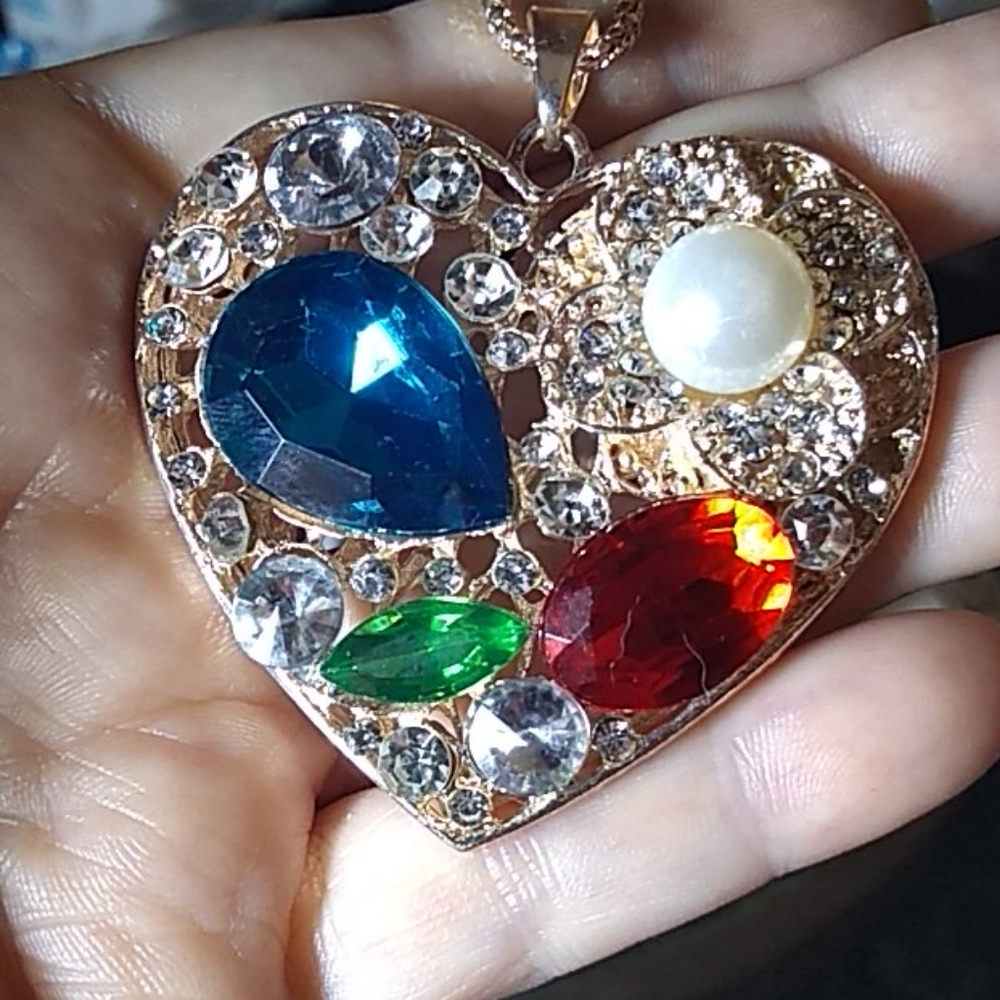 Crystal and Stone Pendant Necklace - Picture 4 of 4